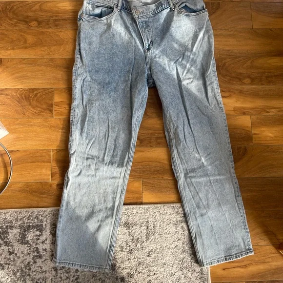 Abercrombie & Fitch The 90s Straight Ultra High Rise Curve Love Crossover Waist - Picture 2 of 5